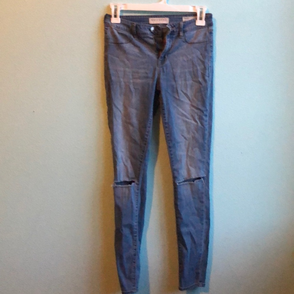 BULLHEAD DISTRESSED JEANS